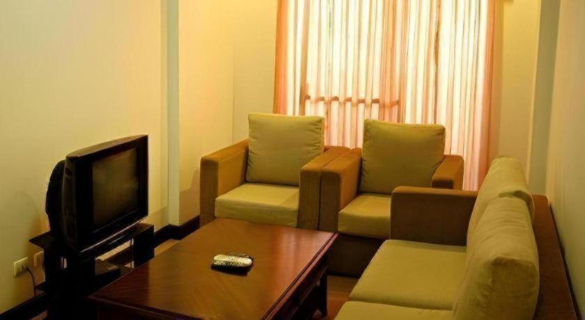 D' Leonor Hotel Davao Bagian luar foto