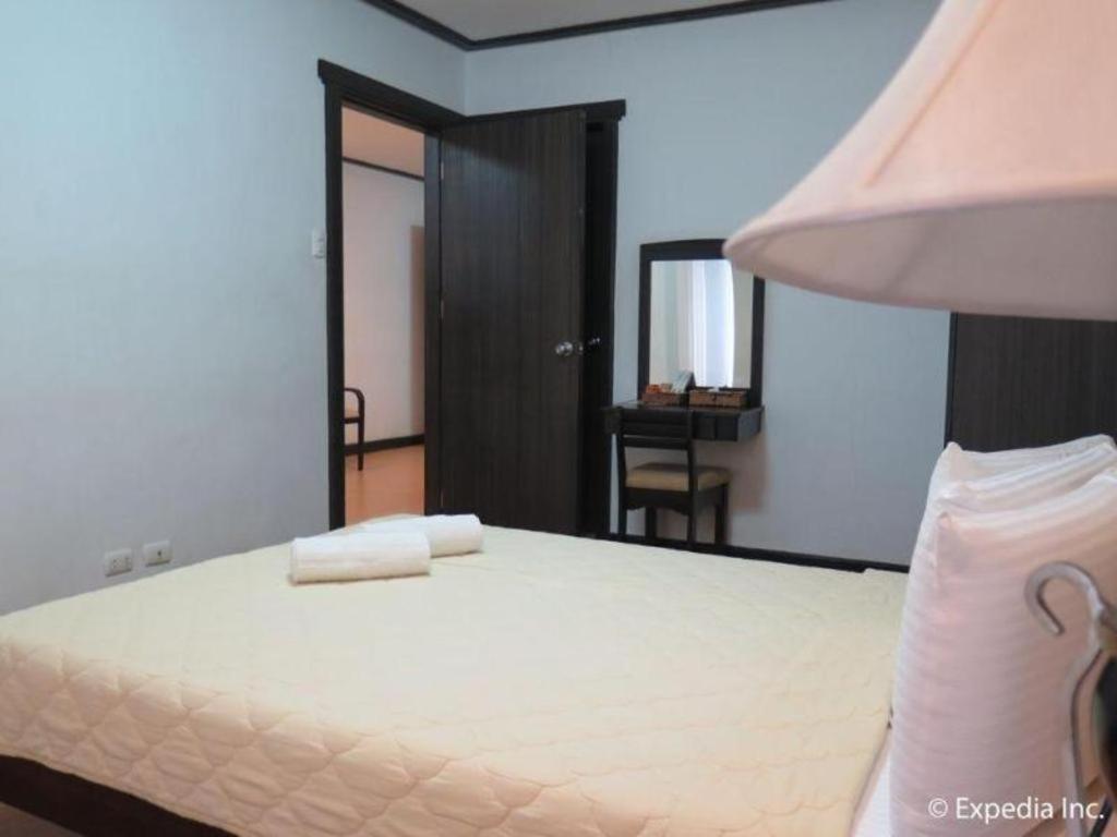 D' Leonor Hotel Davao Bagian luar foto