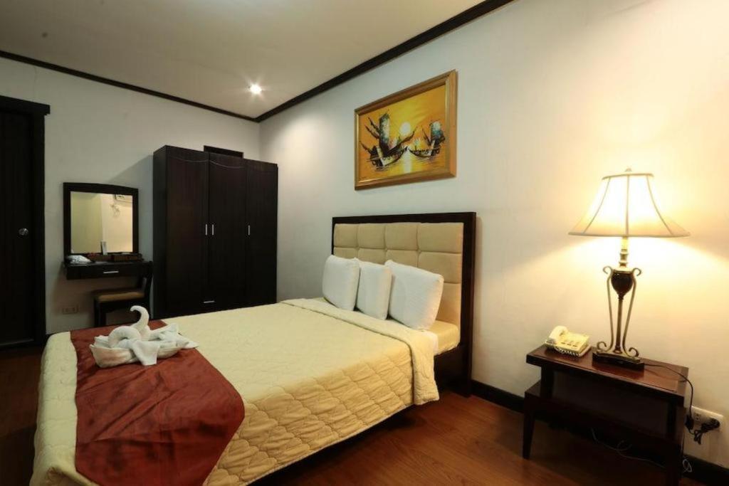D' Leonor Hotel Davao Bagian luar foto