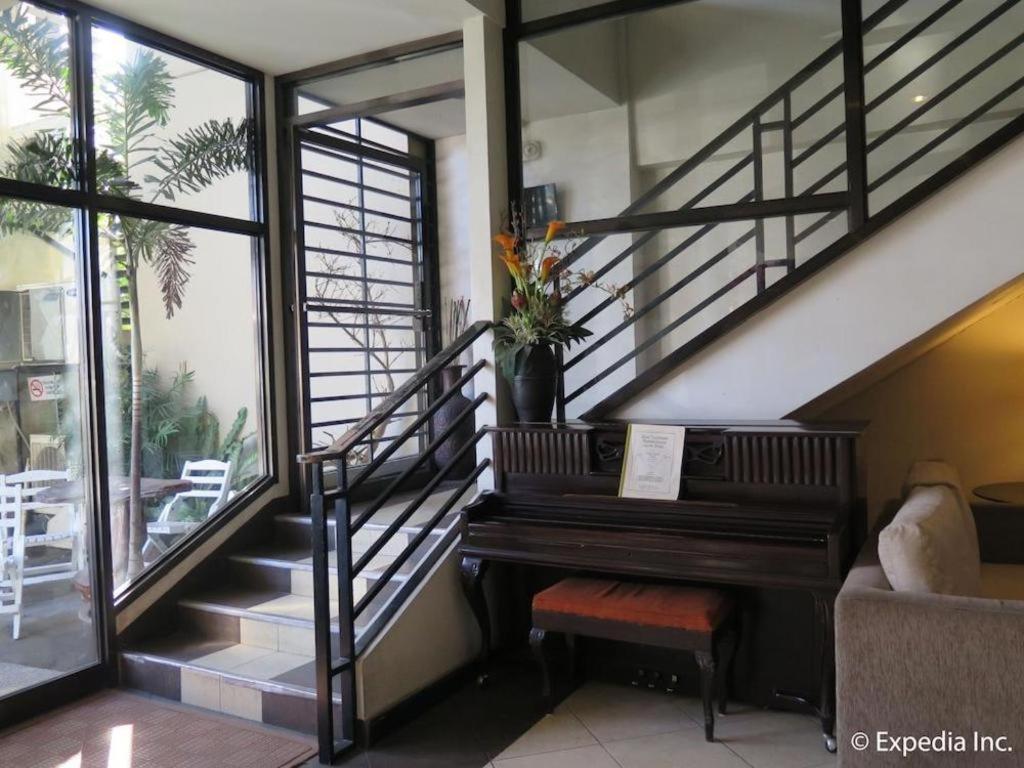 D' Leonor Hotel Davao Bagian luar foto