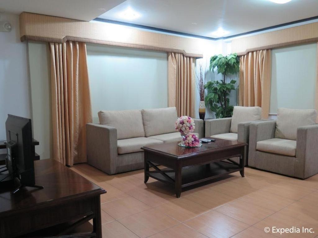 D' Leonor Hotel Davao Bagian luar foto