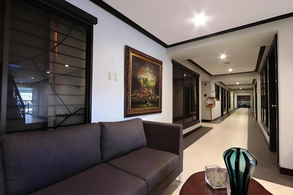 D' Leonor Hotel Davao Bagian luar foto